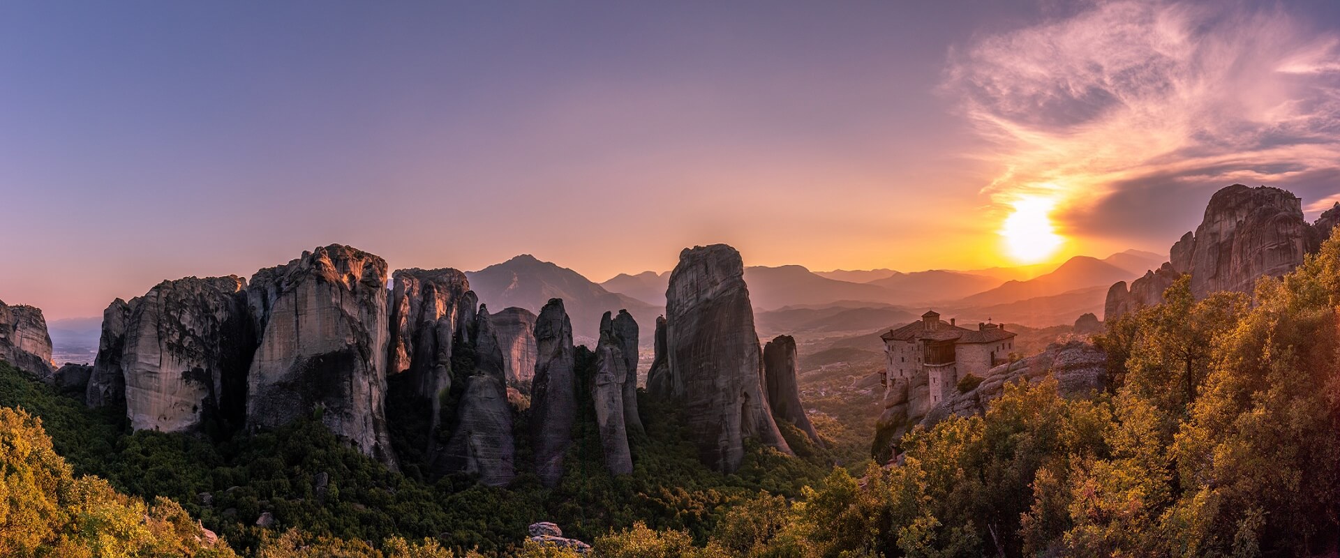 EASTER IN THE SHADOW OF METEORA